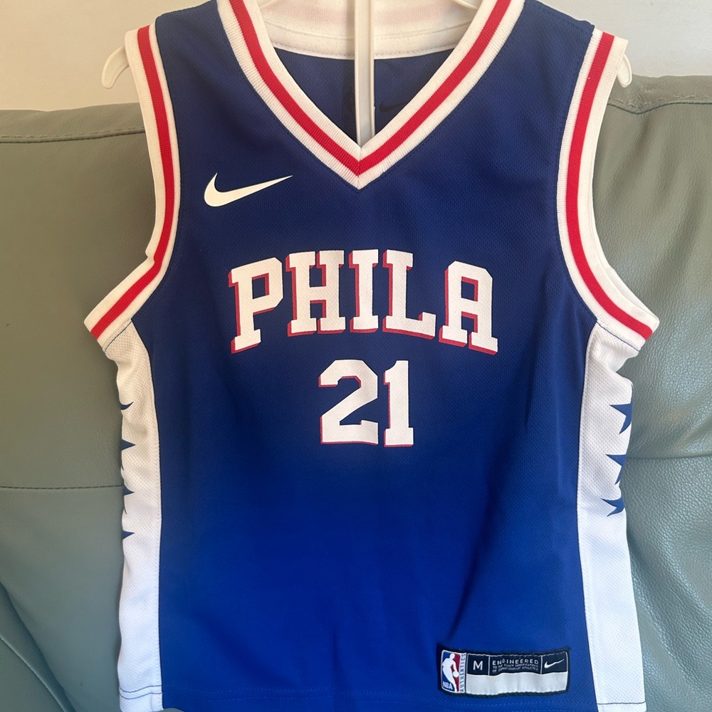 Philadelphia 76er kid jersey size 5/6